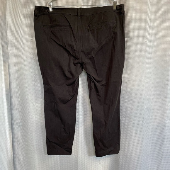 Old Navy Gray Pixie Pants - Picture 2 of 4